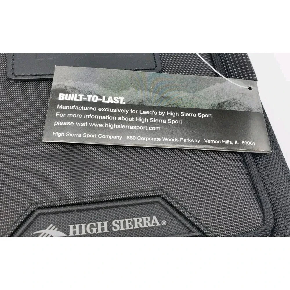 High Sierra Dell Swag Travel Wallet Front Magnetic Window Zip Close Notepd Black